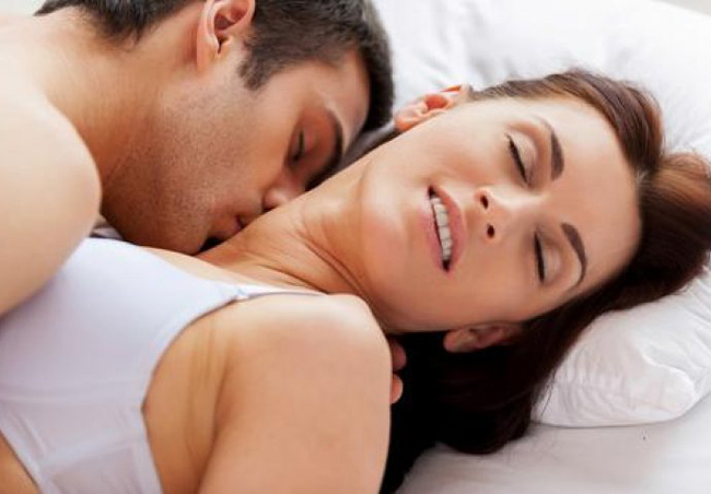 tại sao đàn ông thích nhìn và sờ ngực phụ nữ