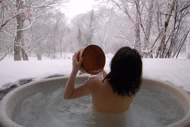 ảnh phụ nữ tắm truồng